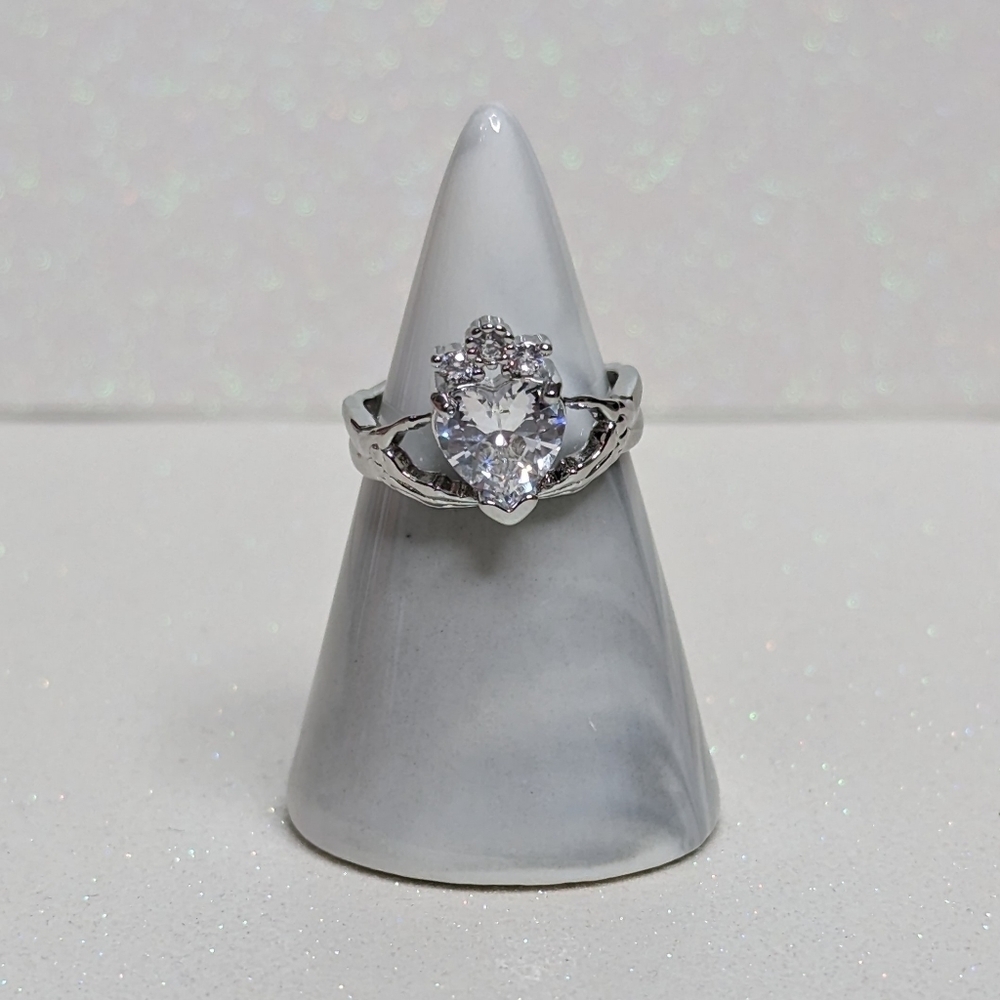 Claddagh Irish Ring Silver Rhinestone Cubic Zirconia Size 7